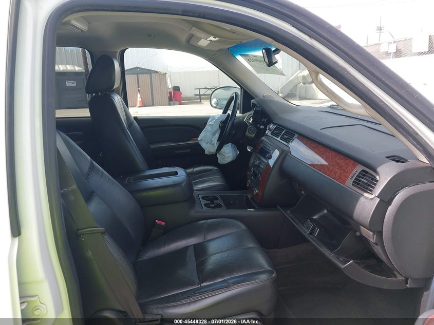2008 CHEVROLET SUBURBAN 1500 auction photo 5