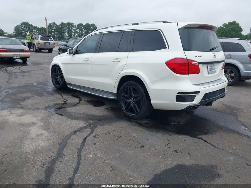 2015 MERCEDES-BENZ GL 550 auction photo 3