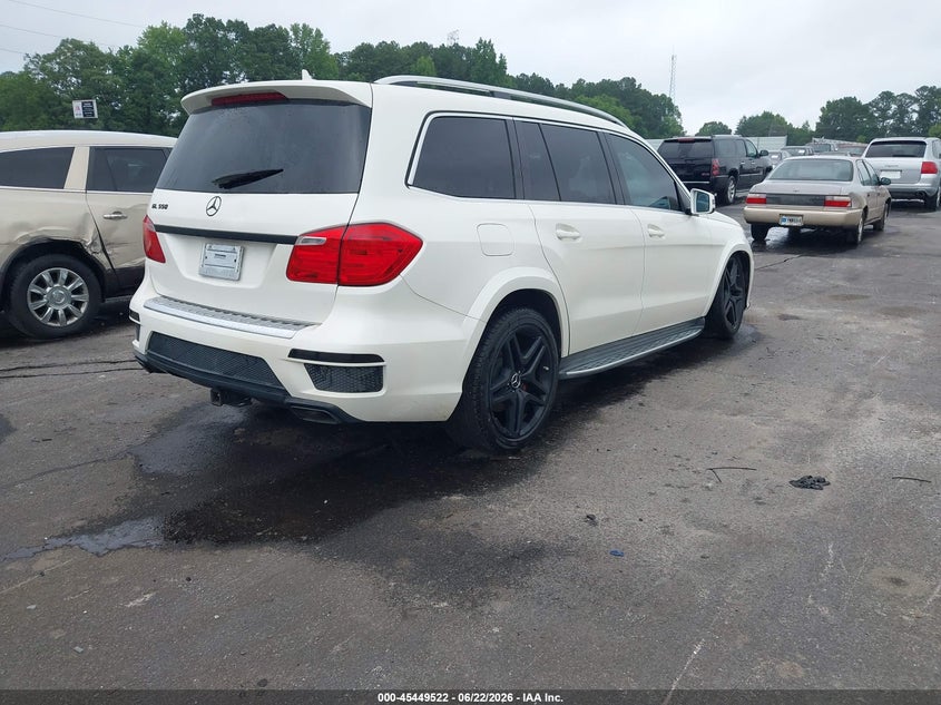 2015 MERCEDES-BENZ GL 550 auction photo 4