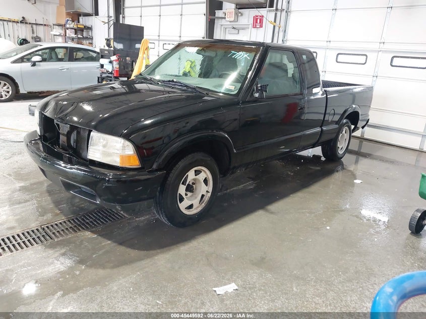 2000 GMC SONOMA auction photo 2