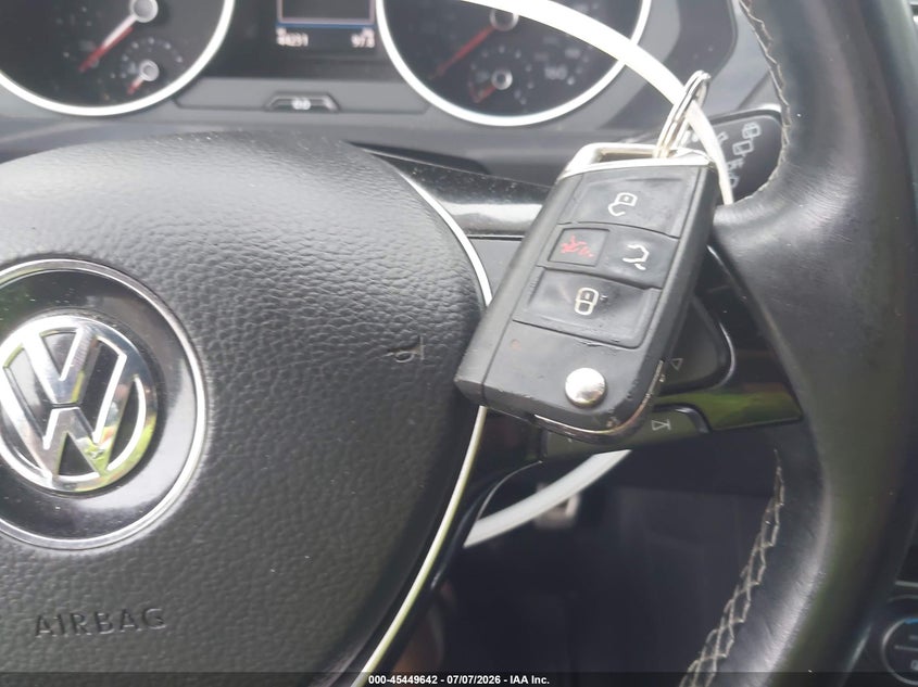 2021 Volkswagen Tiguan - view 11