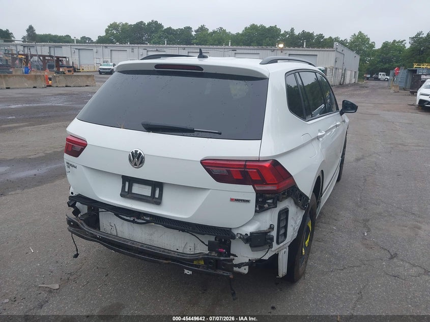 2021 Volkswagen Tiguan - view 4