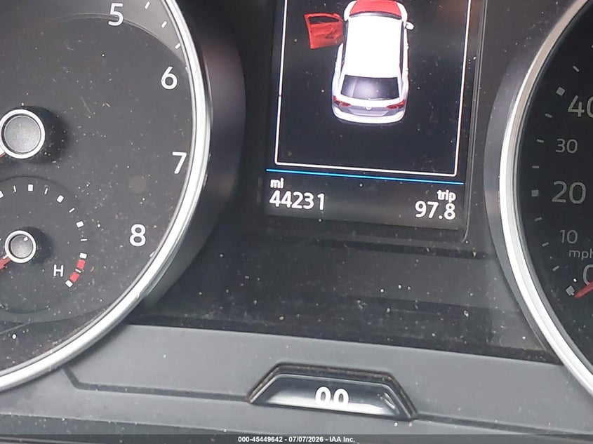 2021 Volkswagen Tiguan - view 7