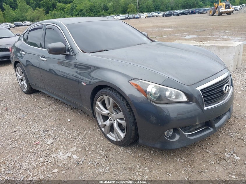 2011 INFINITI M56 auction photo 1