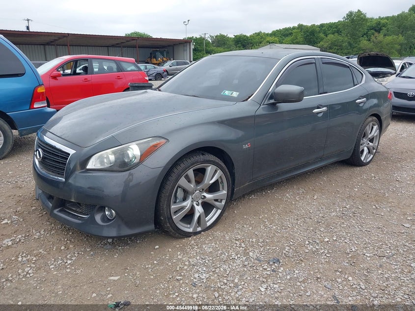 2011 INFINITI M56 auction photo 2