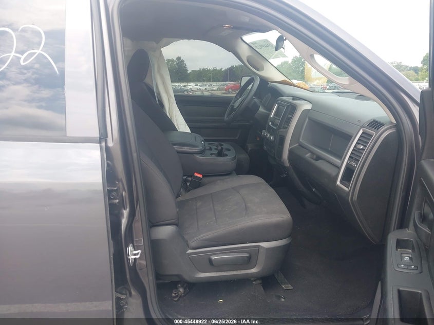 RAM 1500 CLASSIC 2019 VIN 1C6RR7KT9KS502579