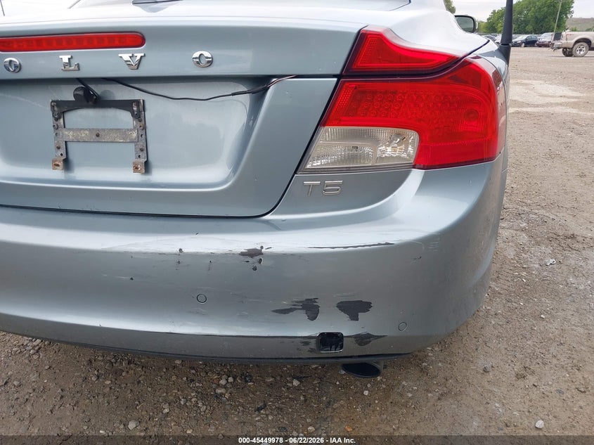 2012 Volvo C70 T5/T5 Platinum/T5 Premier Plus VIN: YV1672MC7CJ126841 Lot: 45449978