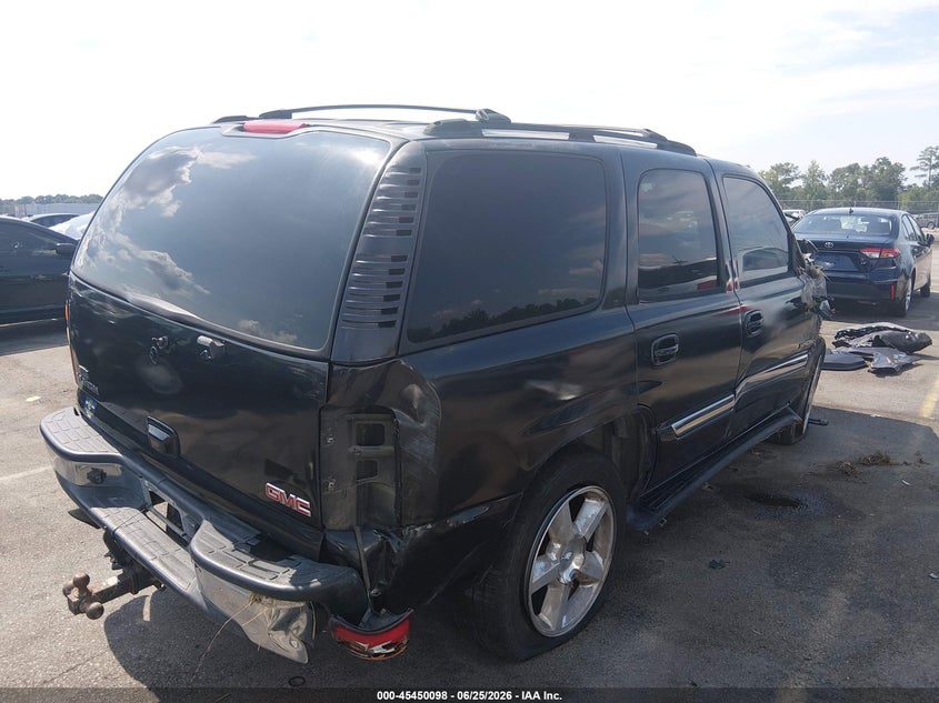 2004 GMC YUKON auction photo 4