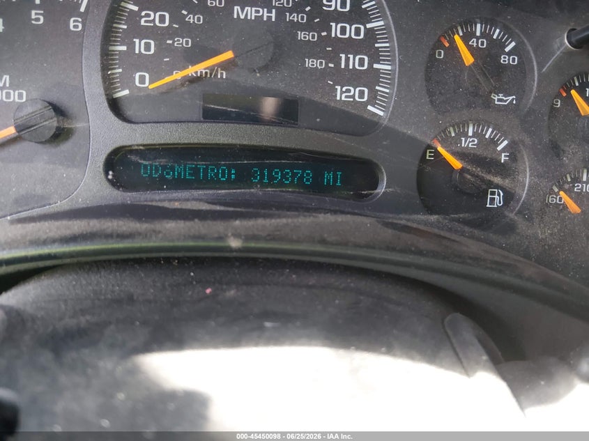 2004 GMC YUKON auction photo 7