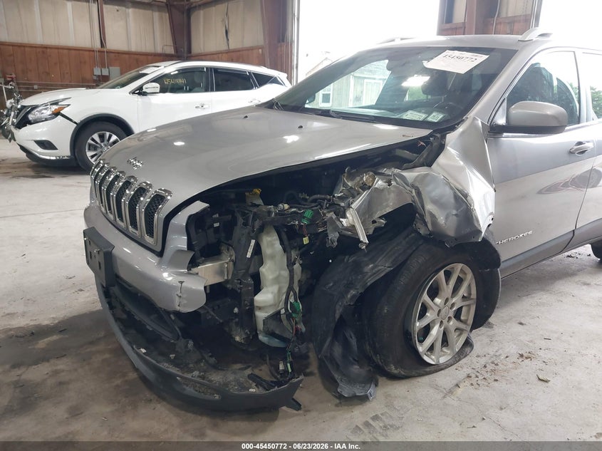 2016 JEEP CHEROKEE auction photo 6