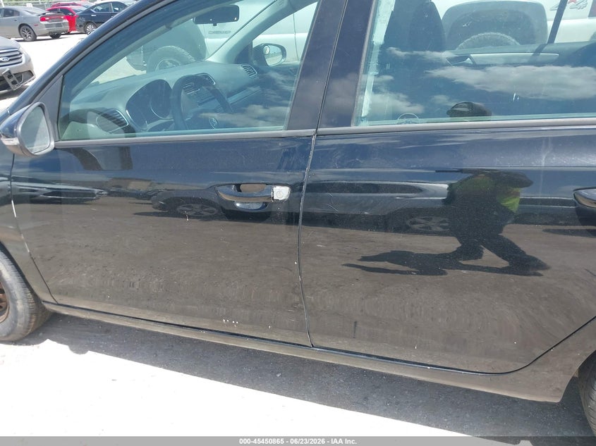 2011 Volkswagen Golf 2.5L 4-Door VIN: WVWDA7AJ0BW218079 Lot: 45450865