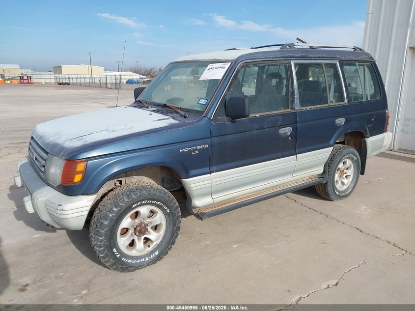 1995 MITSUBISHI MONTERO auction photo 2