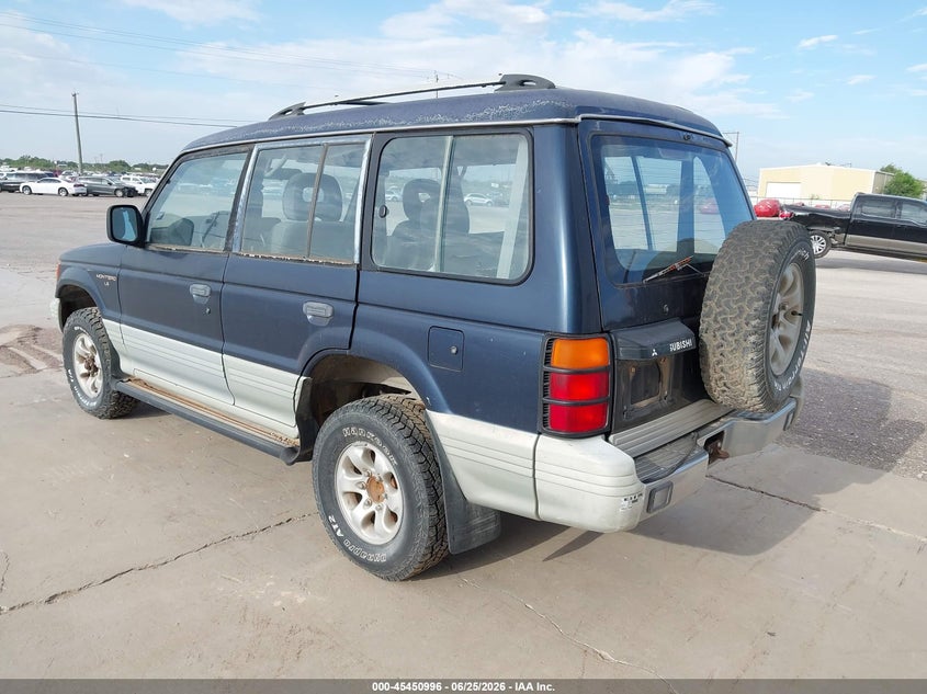 1995 MITSUBISHI MONTERO auction photo 3