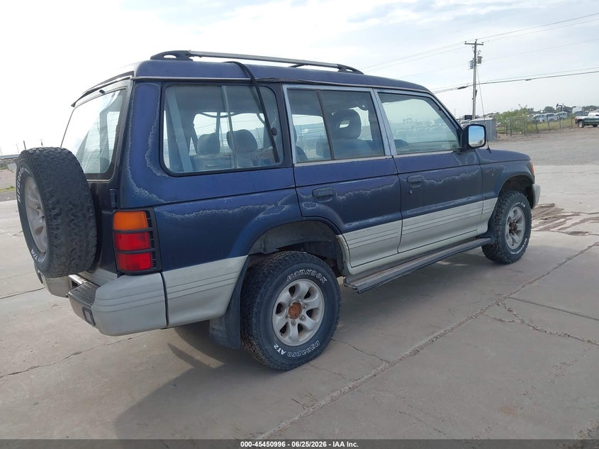 1995 MITSUBISHI MONTERO auction photo 4