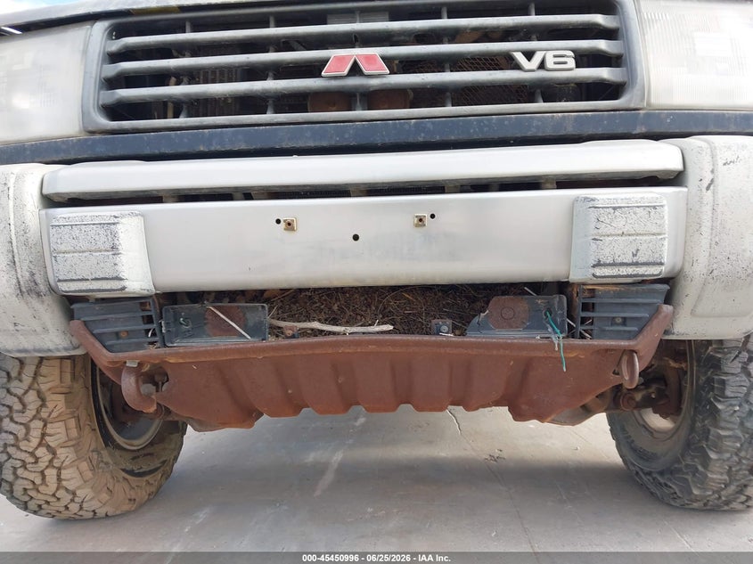 1995 MITSUBISHI MONTERO auction photo 6