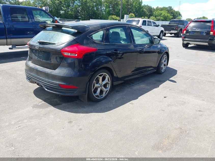 2016 FORD FOCUS ST · Фото 4