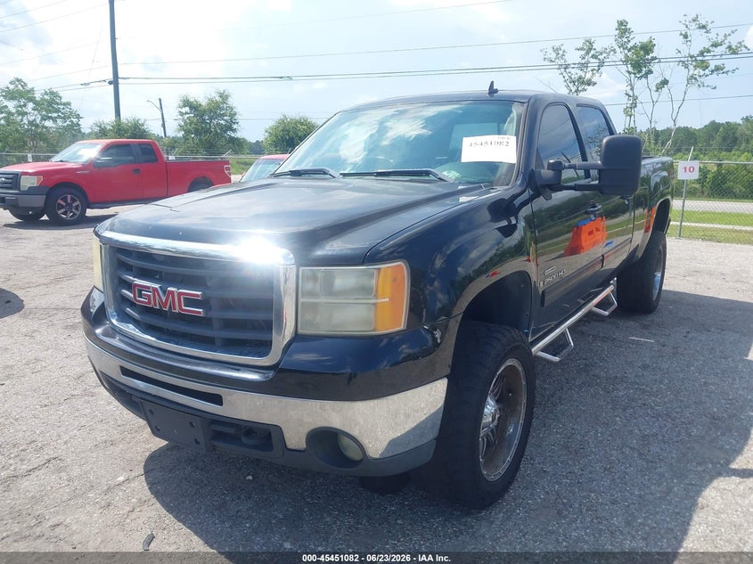 2009 GMC SIERRA 2500HD auction photo 2
