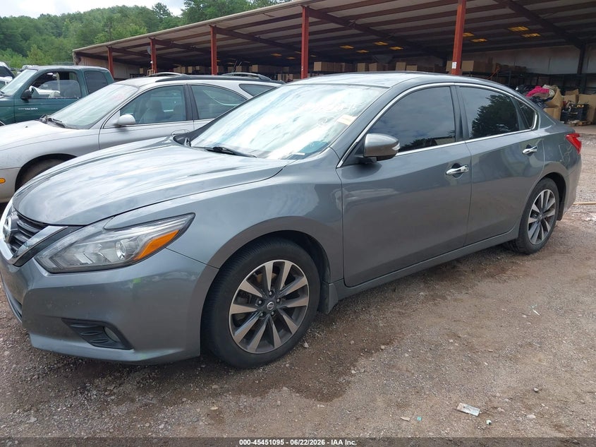 2017 Nissan Altima, Normal Wear & Tear, IAAI, VIN 1N4AL3APXHC119585 — photo 2