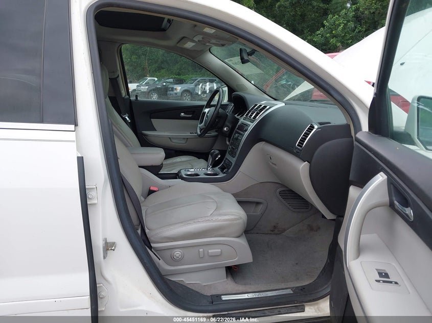 2008 GMC ACADIA auction photo 5