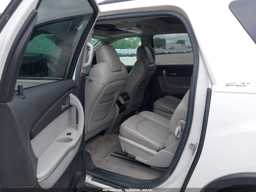 2008 GMC ACADIA auction photo 8