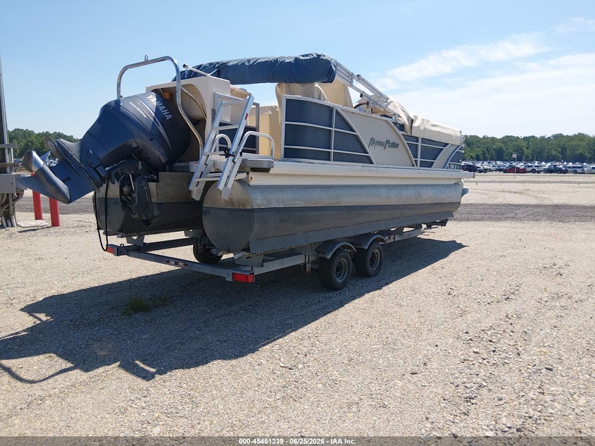 2011 GODFREY PONTOON auction photo 4