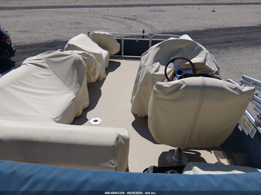 2011 GODFREY PONTOON auction photo 5