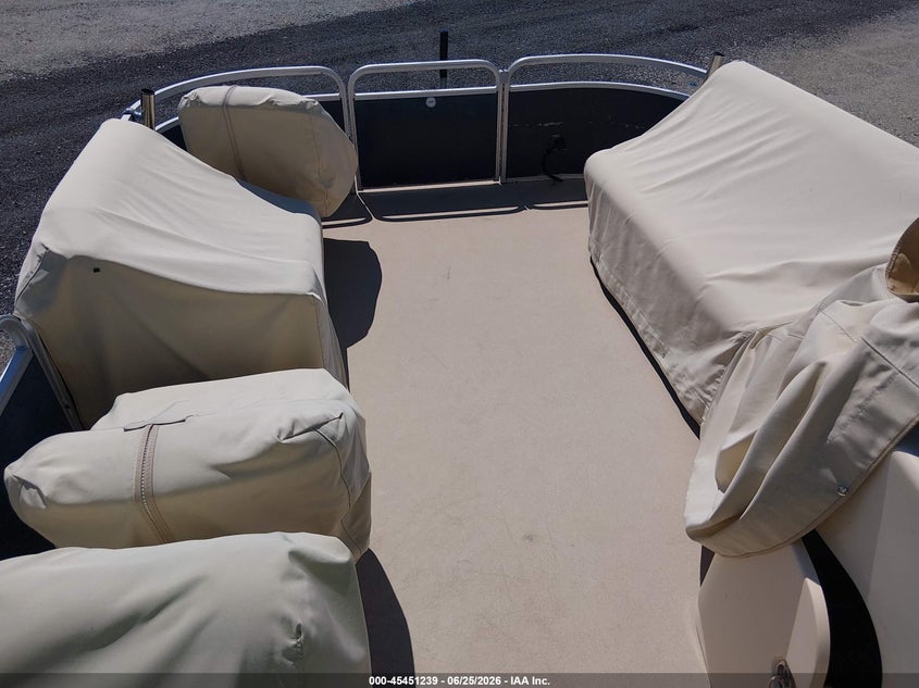 2011 GODFREY PONTOON auction photo 8