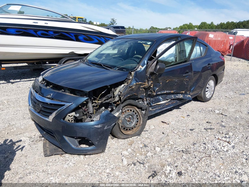 2015 Nissan Versa 1.6 S 3N1CN7AP6FL827342 photo 1