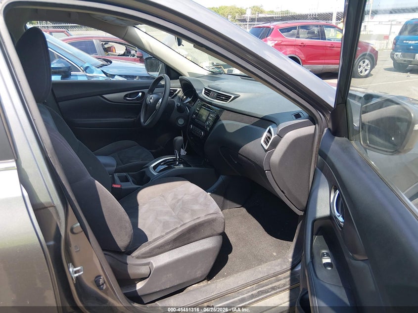 2015 NISSAN ROGUE auction photo 5