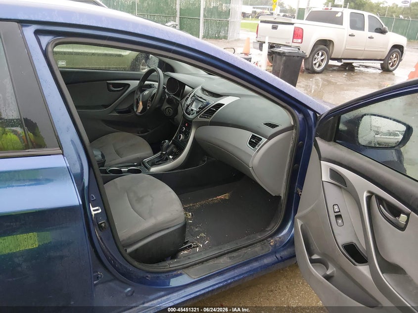 AtlanticExpress - Hyundai Elantra