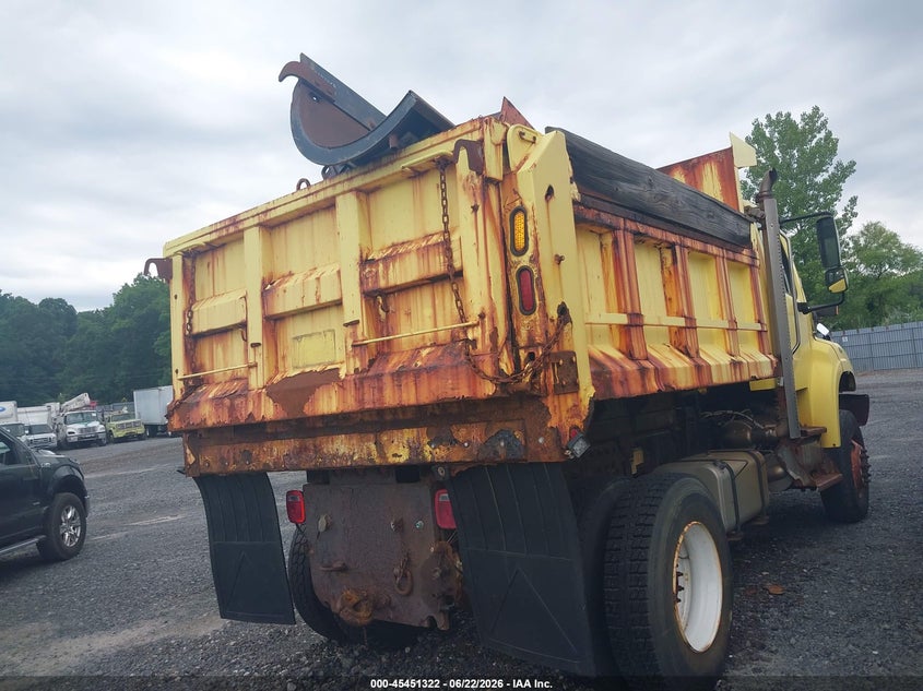 2011 OTHER FREIGHTLINER M2 106 HEAVY DUTY TRUCK N/A