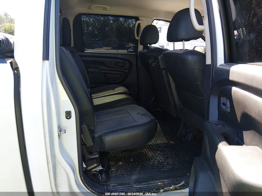 2018 NISSAN TITAN auction photo 8