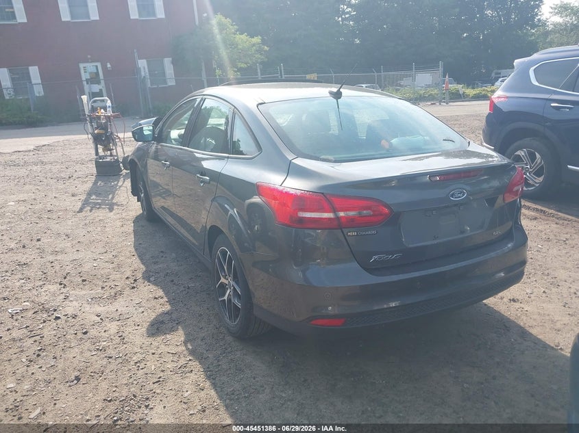 Vin: 1fadp3h27jl283779, lot: 45949499, ford focus sel 20183