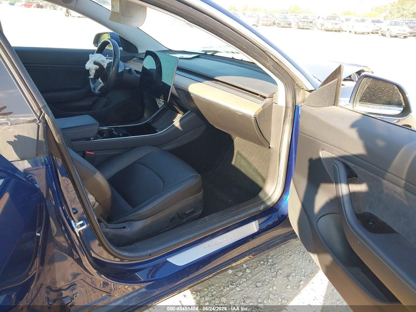 AtlanticExpress - Tesla Model 3