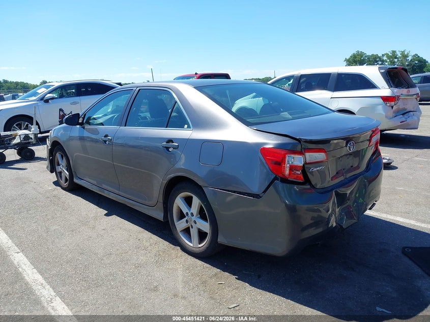 2013 TOYOTA CAMRY auction photo 3