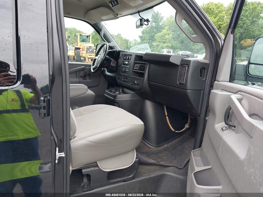 2018 CHEVROLET EXPRESS 3500 LT — Фото 5