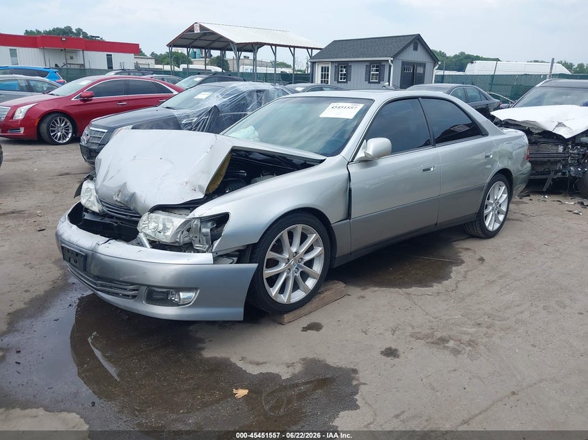 2000 LEXUS ES 300 auction photo 2