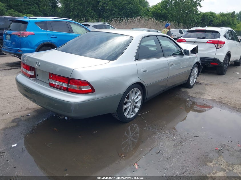 2000 LEXUS ES 300 auction photo 4