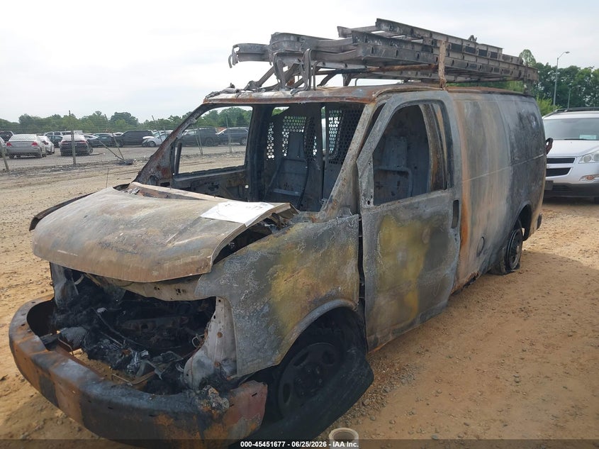 2005 CHEVROLET EXPRESS auction photo 2