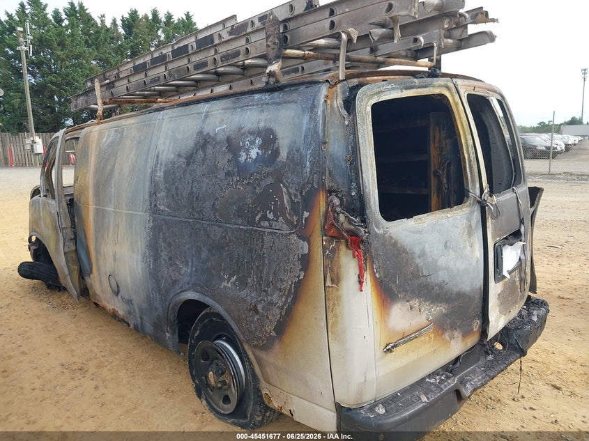 2005 CHEVROLET EXPRESS auction photo 3