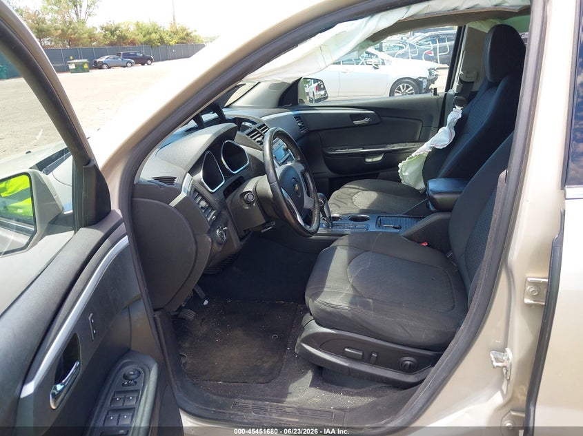 2011 CHEVROLET TRAVERSE auction photo 5