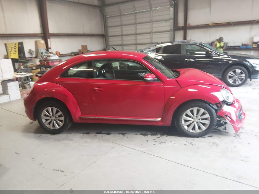 2019 Volkswagen Beetle 2.0T Final Edition Se/2.0T Final Edition Sel/2.0T S VIN: 3VWFD7AT0KM716863 Lot: 45451688