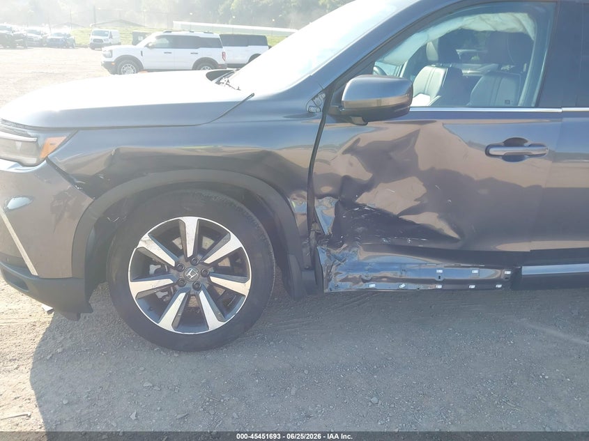 2025 HONDA PILOT auction photo 6