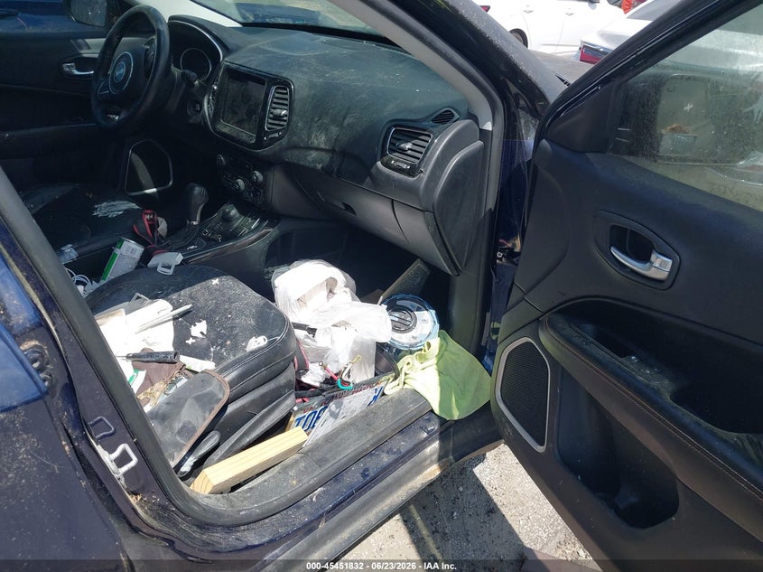 2018 JEEP COMPASS auction photo 5