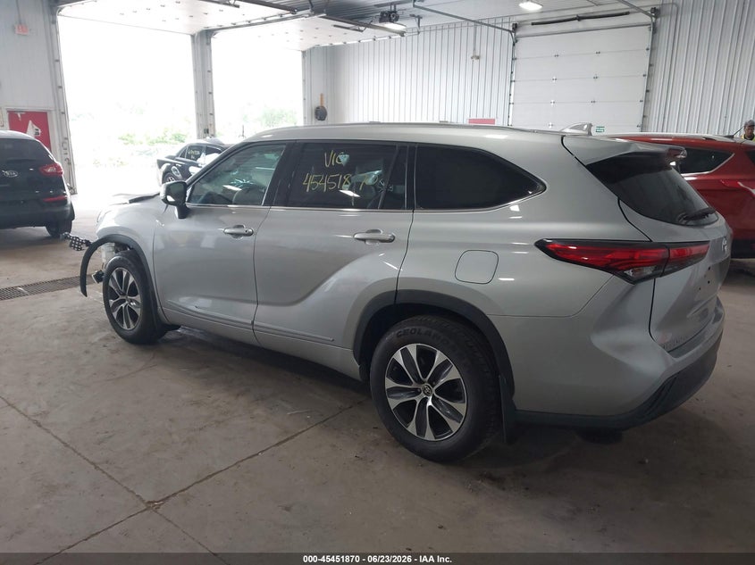 2021 TOYOTA HIGHLANDER auction photo 3
