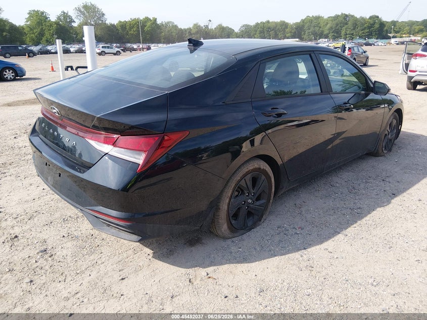 2023 HYUNDAI ELANTRA auction photo 4