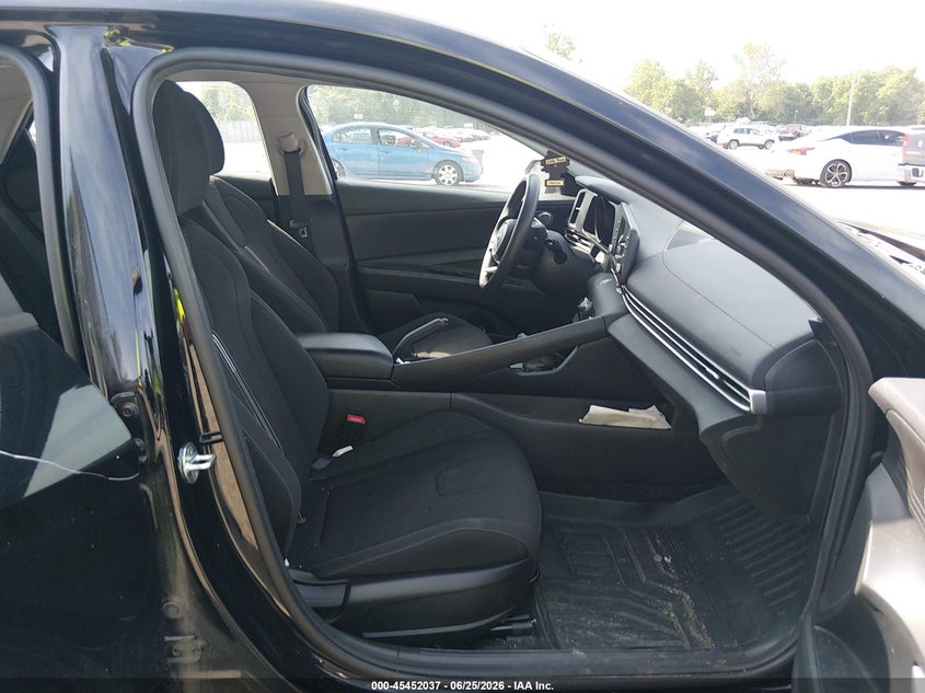 2023 HYUNDAI ELANTRA auction photo 5