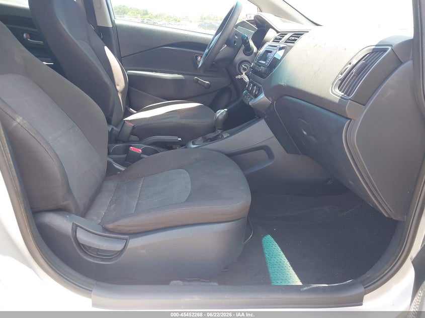 2016 KIA RIO auction photo 5