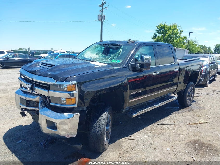 2018 Chevrolet Silverado, Удар спереду, IAAI, VIN 1GC1KWEY5JF193213 — фото 2