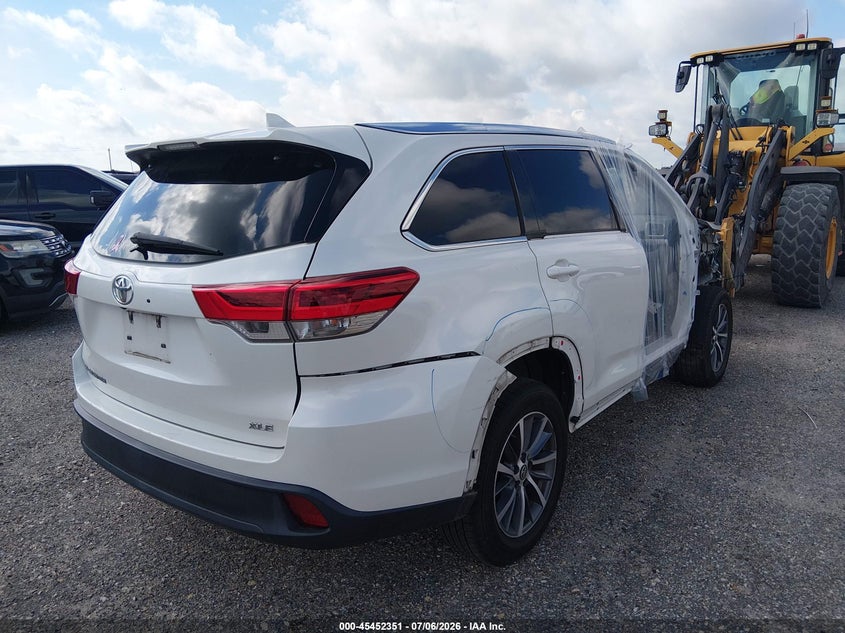 2019 TOYOTA HIGHLANDER auction photo 4